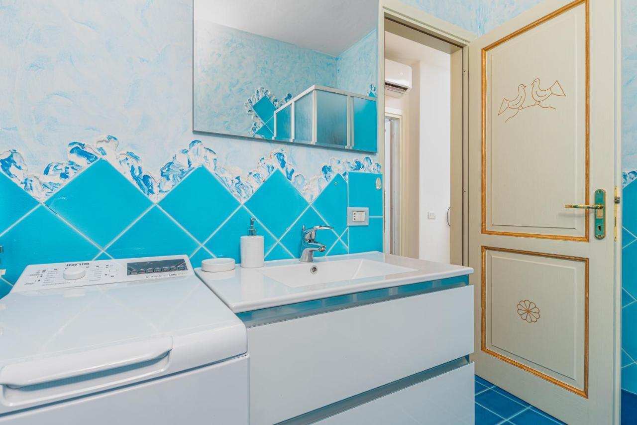 Casa Vacanze Lo Squalo Олбия Екстериор снимка