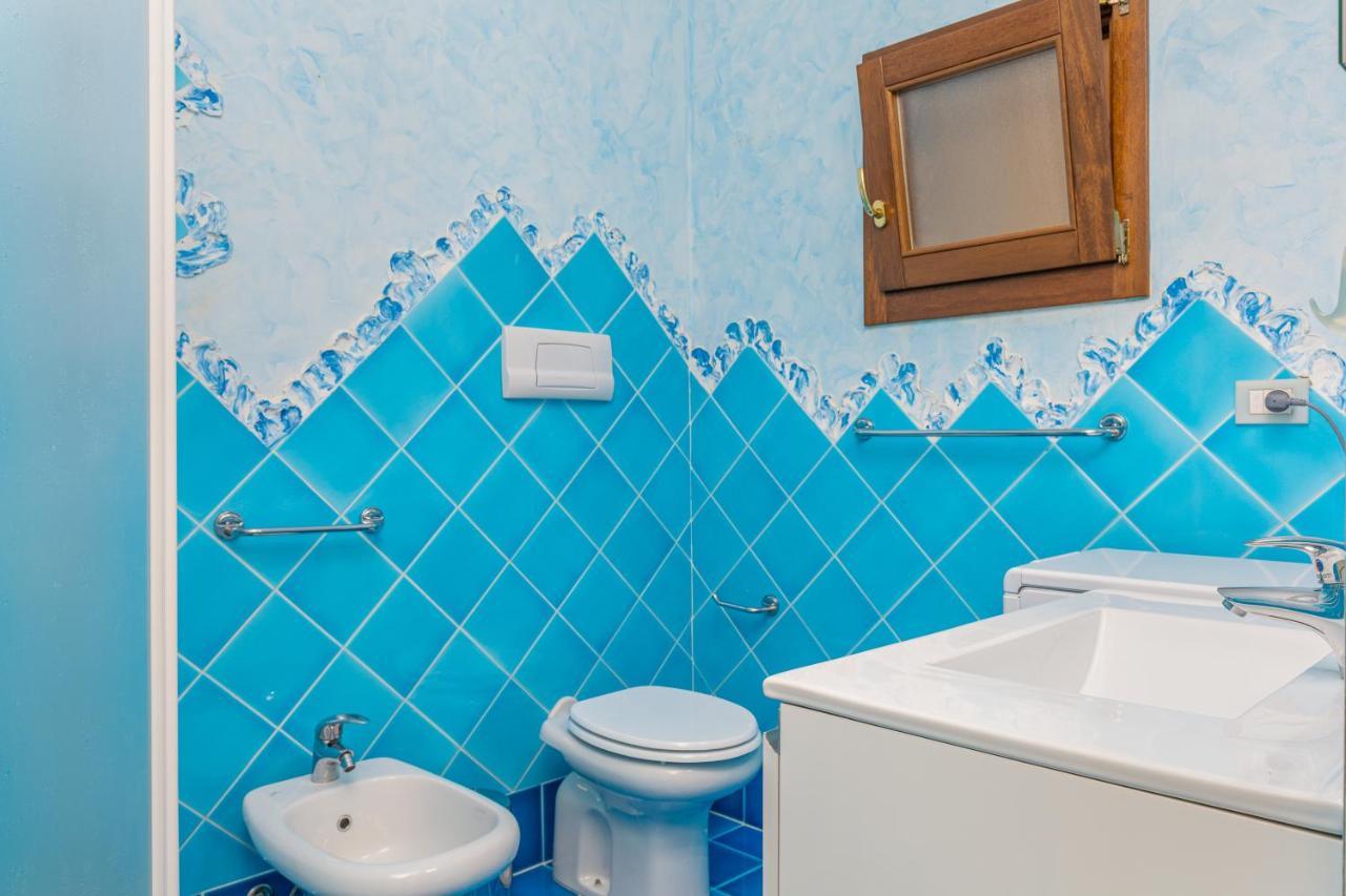 Casa Vacanze Lo Squalo Олбия Екстериор снимка